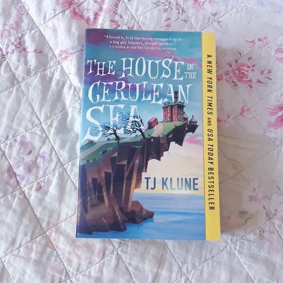 The House in the Cerulean Sea - Picture 1 of 4